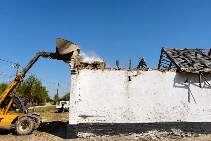 Demolare clădire